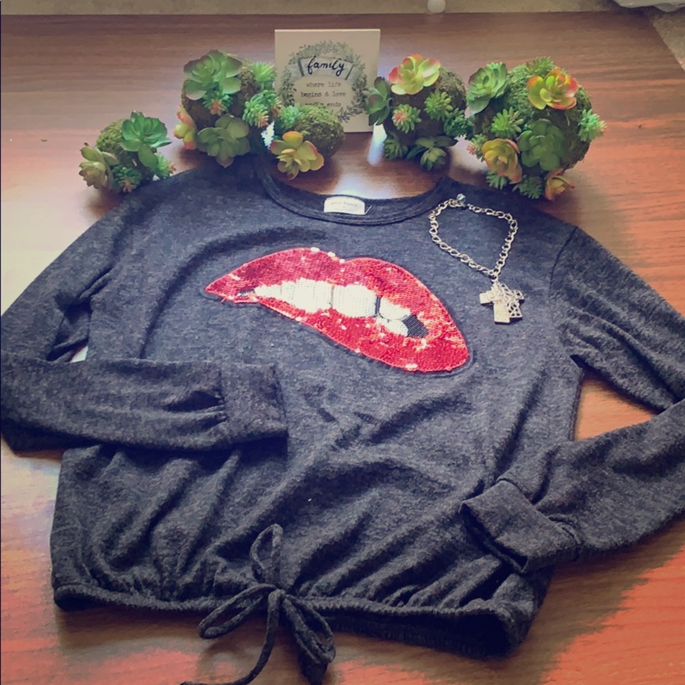 Long sleeve crop sequin shirt